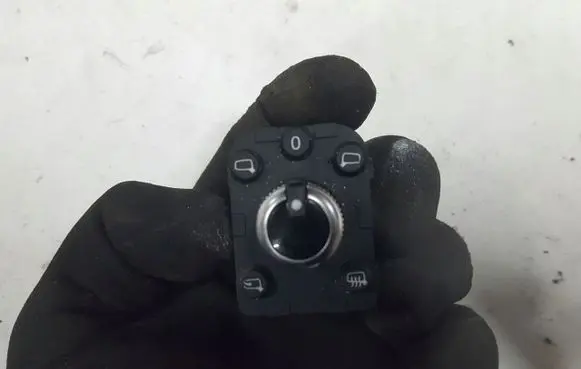 Audi A5 Wing mirror switch 4M0959565M