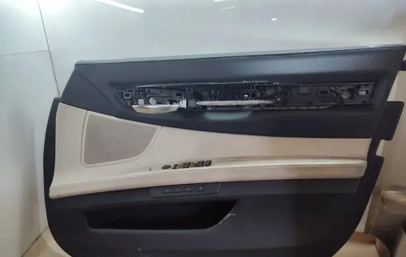 BMW 7 F01 F02 F03 F04 Front door card panel trim