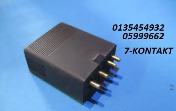 Mercedes-Benz C W202 Hazard warning light relay 0135454932 05999662
