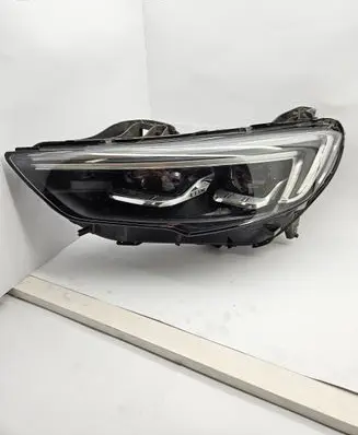 Opel Insignia B Headlight/headlamp 39195645 300474909