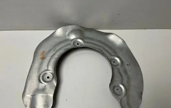 BMW X3 G01 Rear brake disc plate dust cover 6870532