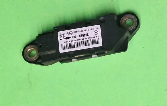 Mercedes-Benz E W211 Airbag deployment crash/impact sensor 0018209126 304073