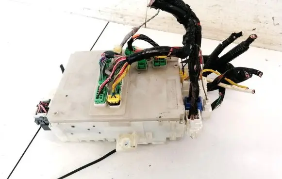 Honda Insight Fuse box set TM8S210 TM8-S210