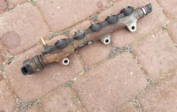 Nissan X-Trail T31 Fuel main line pipe 8200842432