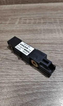 Volvo S70 V70 V70 XC Airbag deployment crash/impact sensor 8622365