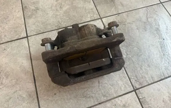 Volkswagen Amarok Front brake caliper