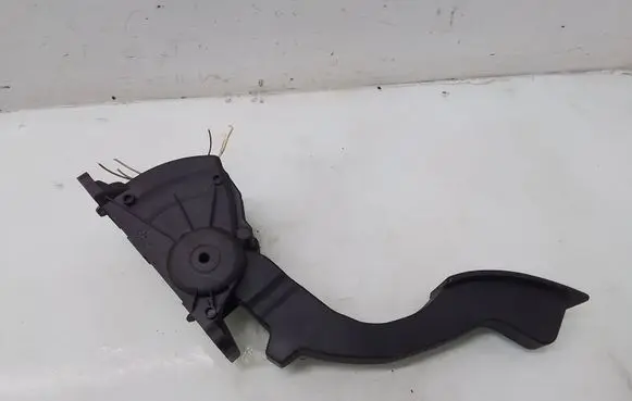 Ford Focus Accelerator throttle pedal 4M519F836AH