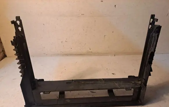 BMW 5 E60 E61 Radiator support slam panel bracket F6416