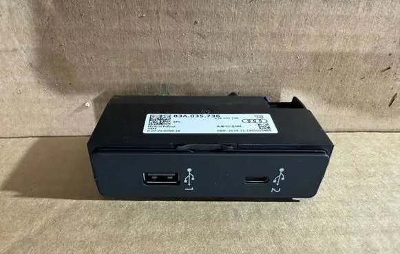 Audi Q3 F3 USB socket connector 83A035736 89A035736 00726005818