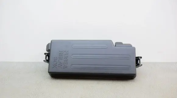 SsangYong Rexton Fuse box cover 8238036720