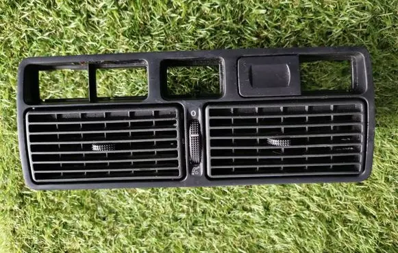 Volkswagen Golf IV Dash center air vent grill 1J0819736C 1J0819728C