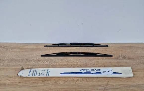 Hyundai Pony Windshield/front glass wiper blade 9999X-24301
