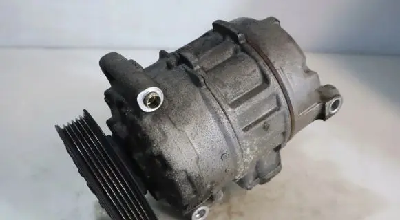 Volkswagen Golf V Air conditioning (A/C) compressor (pump)
