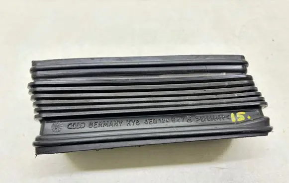 Audi A8 S8 D3 4E Air intake duct part 4E0129627M