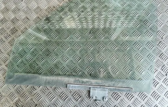 Volkswagen Golf II Front door window glass four-door