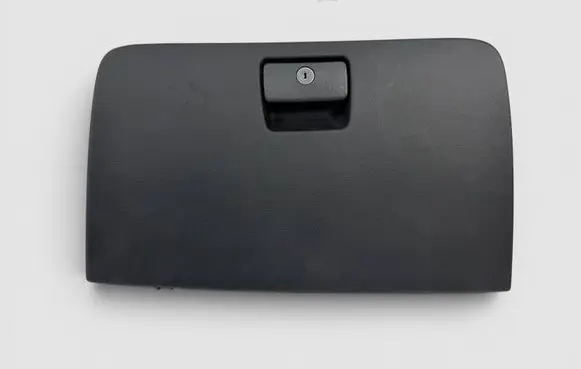Chevrolet Suburban Glove box 