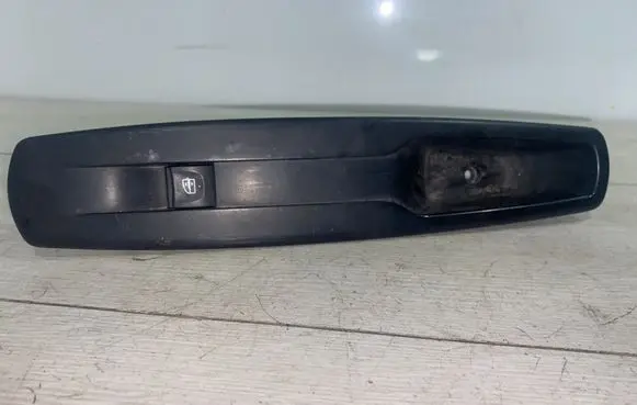 Renault Laguna III Electric window control switch E30176 20710C