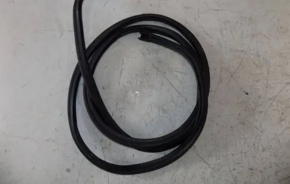 Volvo XC90 Engine compartment rubber 31402737