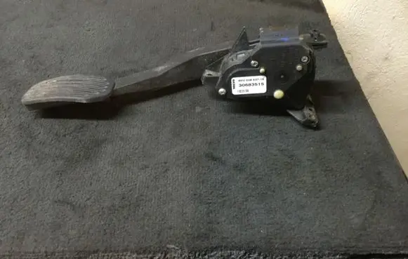 Volvo S80 Accelerator throttle pedal 30683515