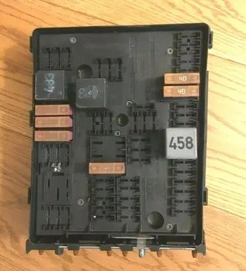 Volkswagen Touran I Fuse box set 1K0937804B 0514291722E