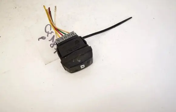 Citroen Xsara Picasso Electric window control switch 22681