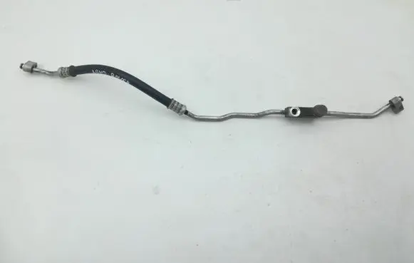 Land Rover Discovery 3 - LR3 Air conditioning (A/C) pipe/hose