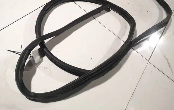 Land Rover Freelander 2 - LR2 Rubber seal front coupe door 