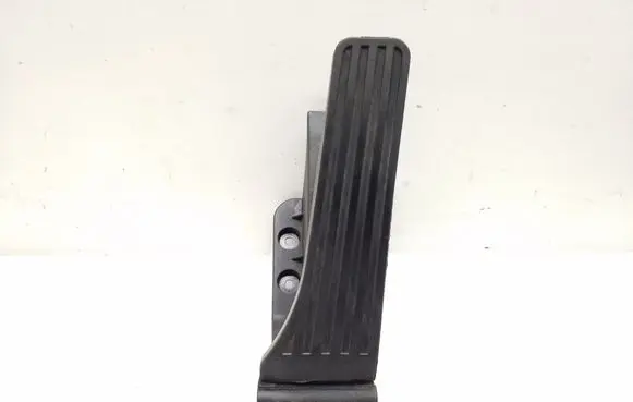 Mercedes-Benz C W204 Accelerator throttle pedal A2043000004