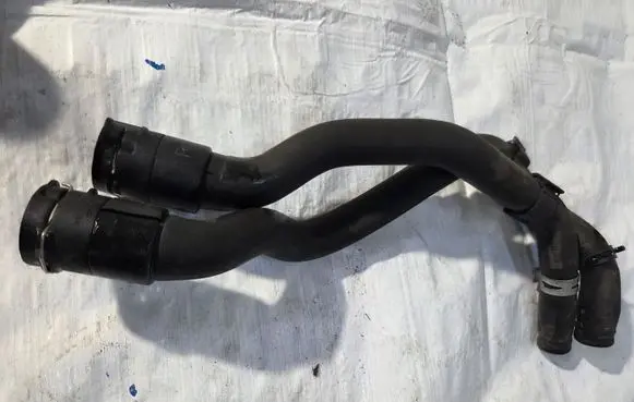 Opel Adam Engine coolant pipe/hose 13372288