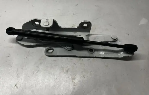 Chevrolet Camaro Tailgate/trunk/boot hinge 84035787