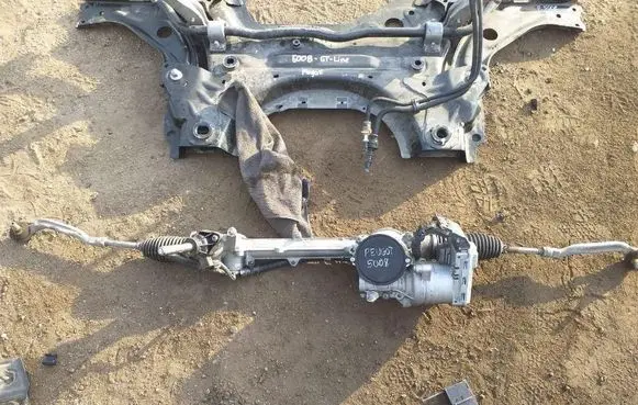 Peugeot 5008 II Steering rack brak