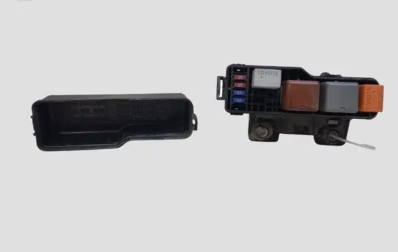 Toyota Avensis T250 Fuse module 8386P1