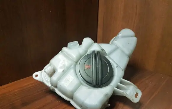 Audi A8 S8 D4 4H Coolant expansion tank/reservoir 4H0121403H
