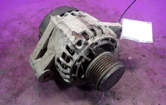 Opel Zafira B Generator/alternator 