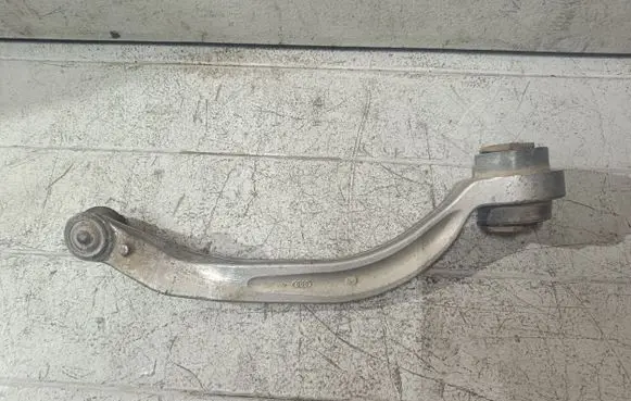 Audi A4 S4 B5 8D Front lower control arm/wishbone