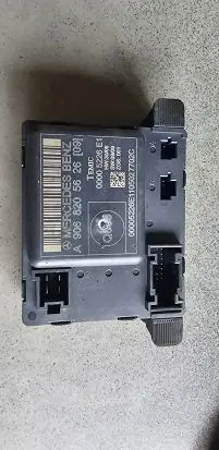 Mercedes-Benz Sprinter W906 Door control unit/module A9068205626