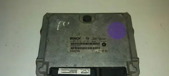 Chrysler Voyager Engine control unit/module P04686870AA 28SA4004 0281010139