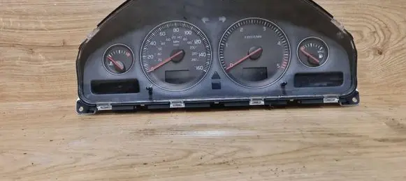 Volvo S60 Speedometer (instrument cluster) 30746112