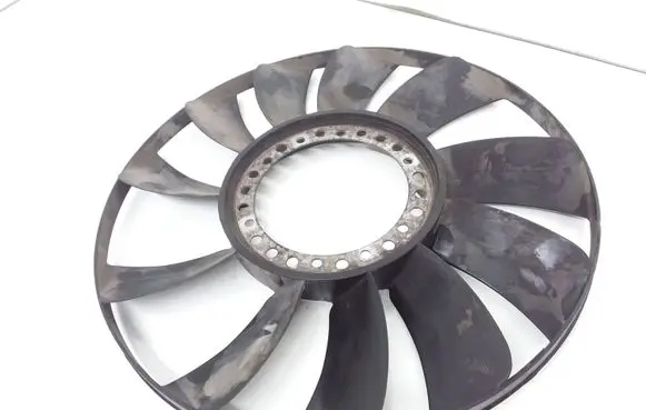 Volkswagen PASSAT B5 Fan impeller 058121301B
