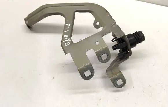 BMW 5 F10 F11 Fender mounting bracket 7207209 41357207209