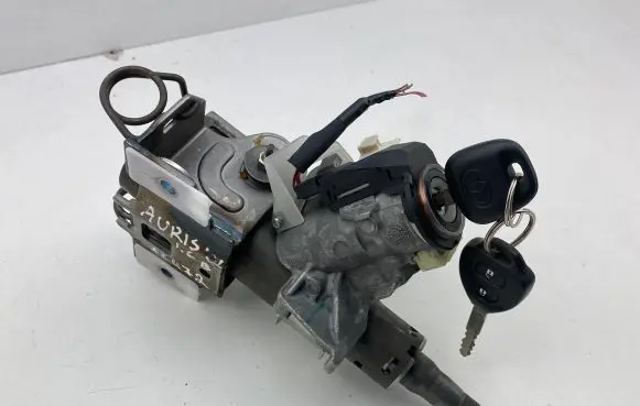 Toyota Auris 150 Ignition lock 450200204 N0502638639