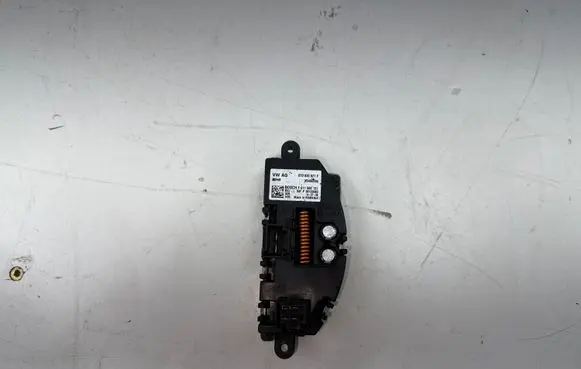 Audi A4 S4 B8 8K Heater blower motor/fan resistor 8T0820521F