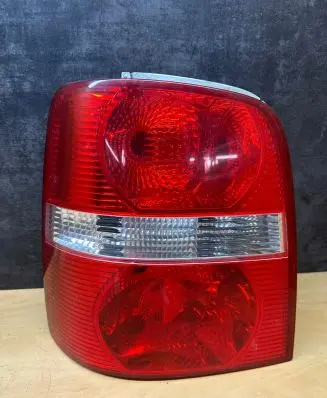 Volkswagen Touran I Rear/tail lights 1T0945095