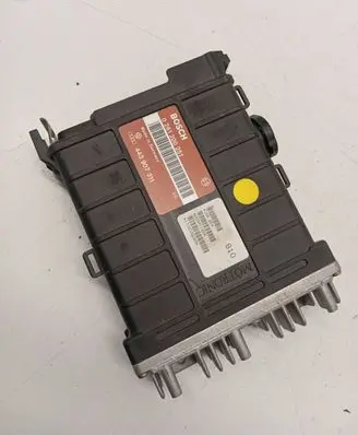 Volkswagen PASSAT B3 Engine control unit/module 443907311 0261200251