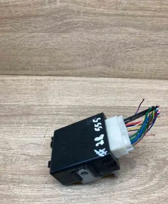 Toyota Auris 150 Window wiper relay 8594002040 4230001070 WithPlug