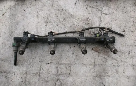Dacia Sandero Fuel main line pipe 8200494284