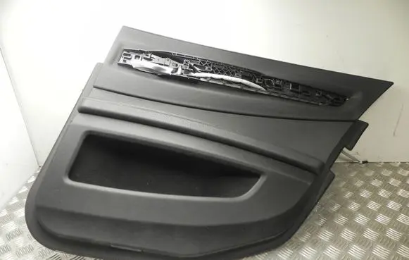 BMW 7 F01 F02 F03 F04 Front door card panel trim B070075700