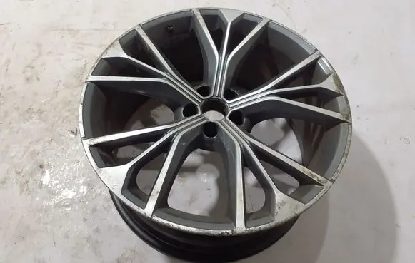 Audi Q8 R21 alloy rim 4M8601025S