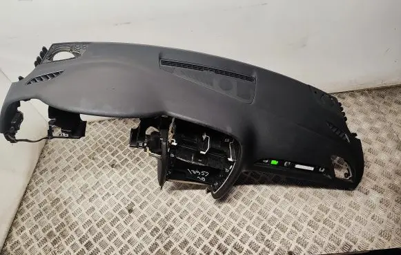 Audi RS4 B8 Dashboard 8K1857041F 8K1857069