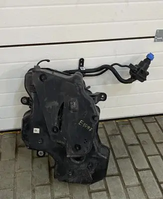 BMW 1 F40 AdBlue liquid reservoir 739929016 E1097
